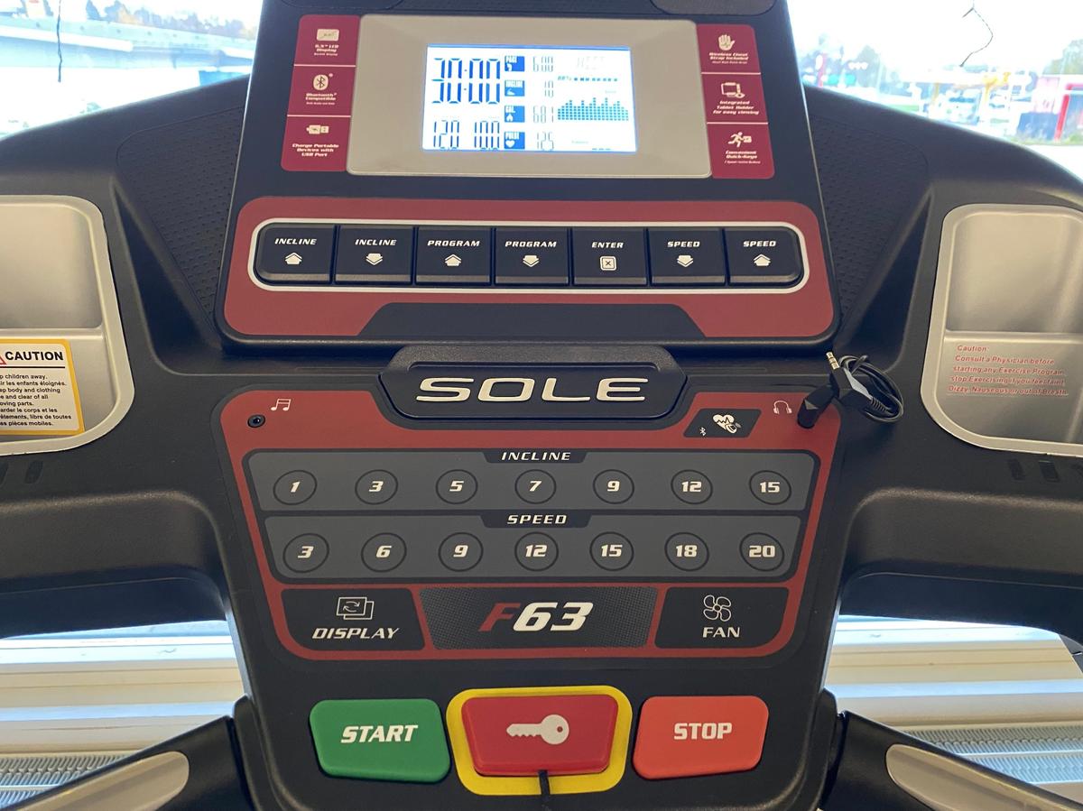 Sole Fitness F63 display